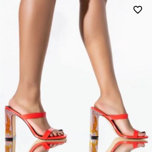 ***BRAND NEW**** Spice it up Chunky Sandal in Red. Size 7, 4.25” heel height. - Picture 5 of 6